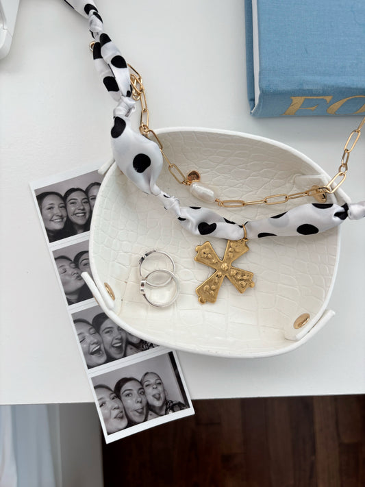 The White Polka Dot Twilly