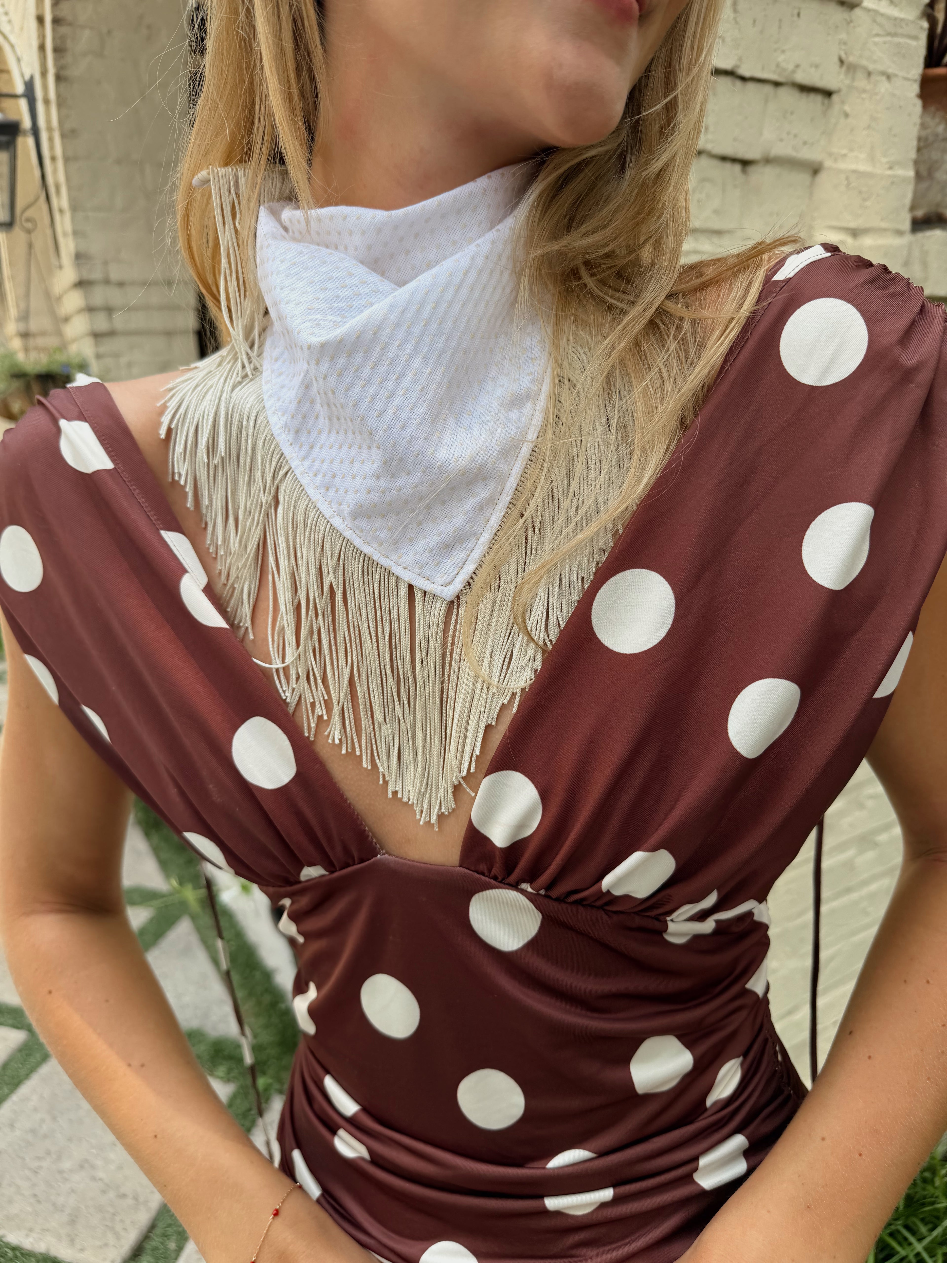 The White Fringe Trim Neck Scarf