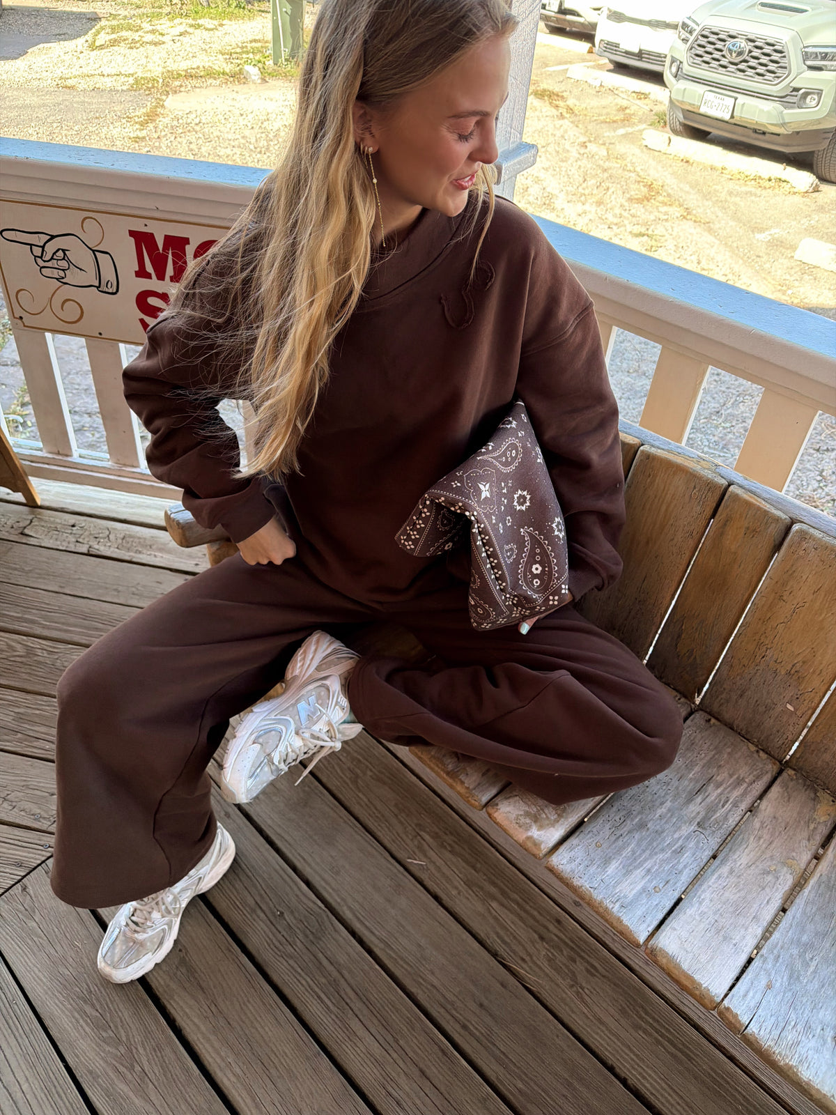 The Lucky Horseshoe Set in Mocha
