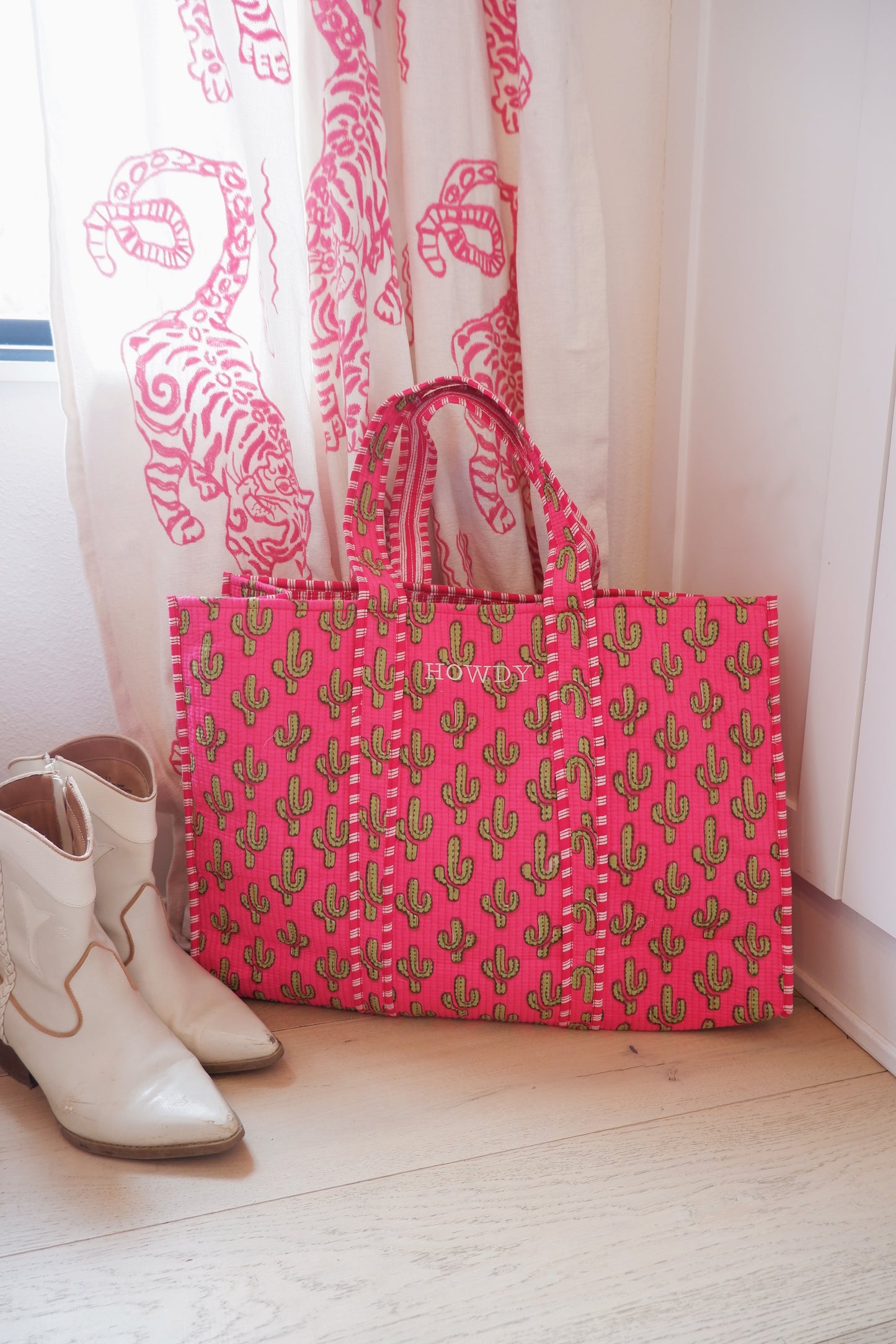THE ‘HOWDY’ OVERSIZED TOTE BAG
